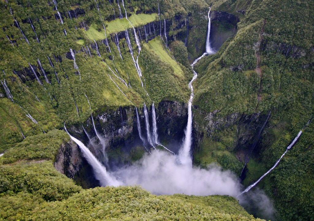 Cascade Trou de Fer - crédit photo IRT BRUNO BAMBA