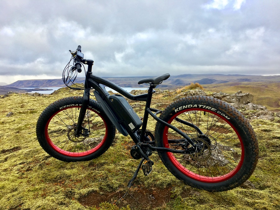 Superbike dans les environs de Reykjavik - Islande