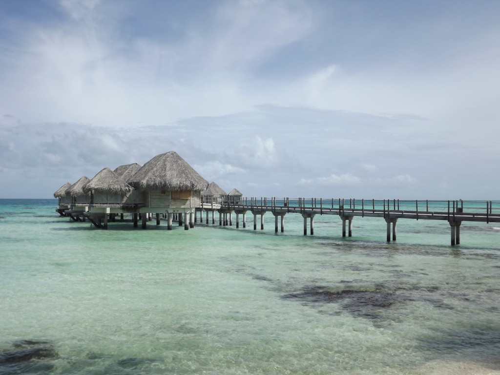 Pilotis à Tikehau - Archipel des Tuamotu