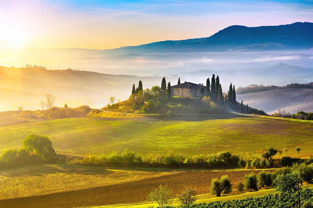 Paysage de Toscane à l'aube