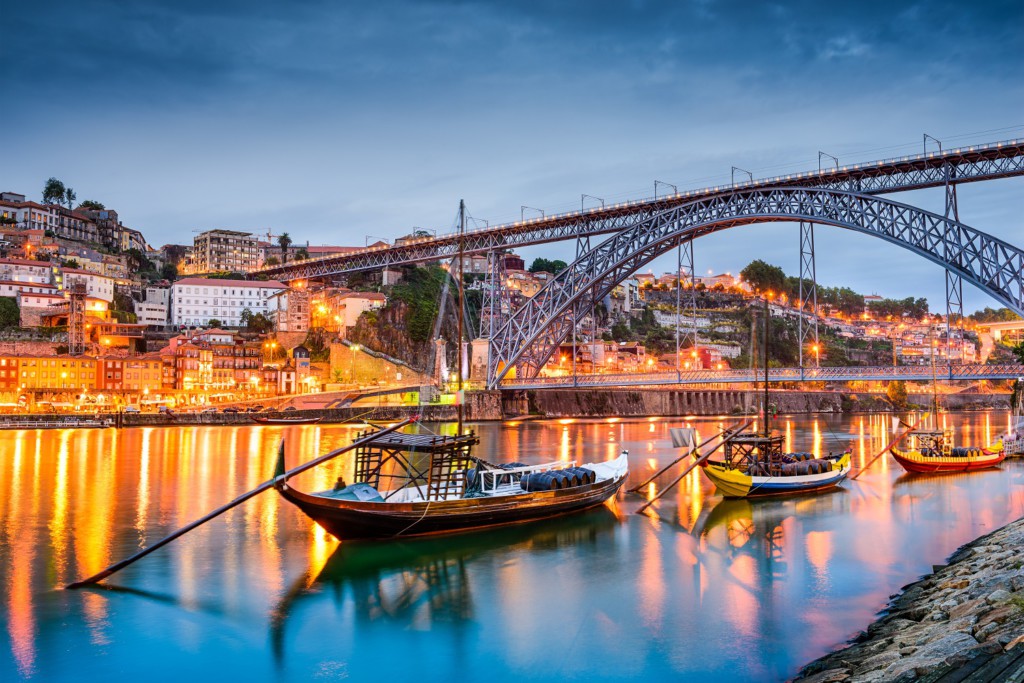 Le pont Dom Luis, Porto la nuit, Portugal