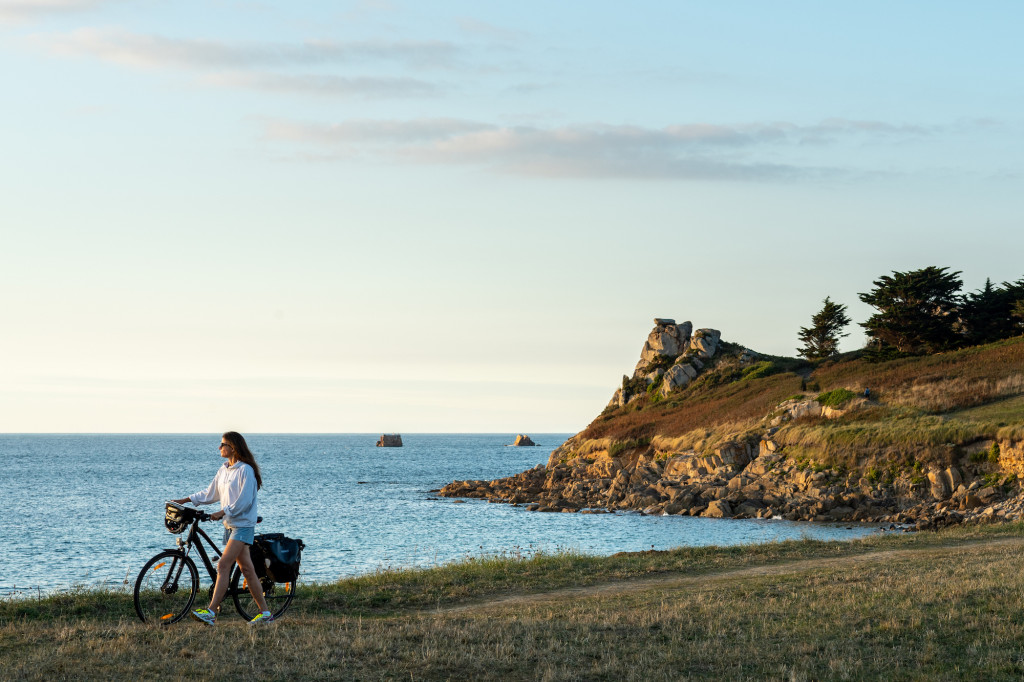 Balade en vélo dans le Finistère, Bretagne ©Emmanuel Berthier