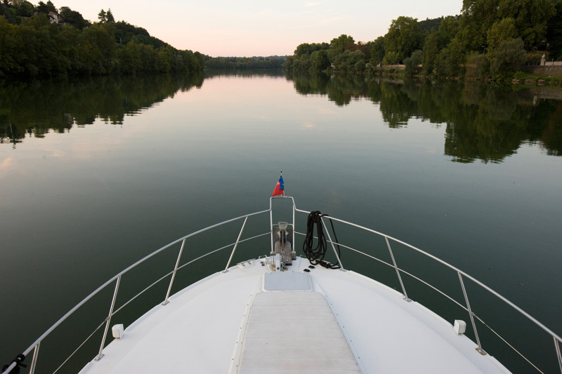 Se laisser bercer par le Rhône... ©OTAuvergneRhoneAlpes