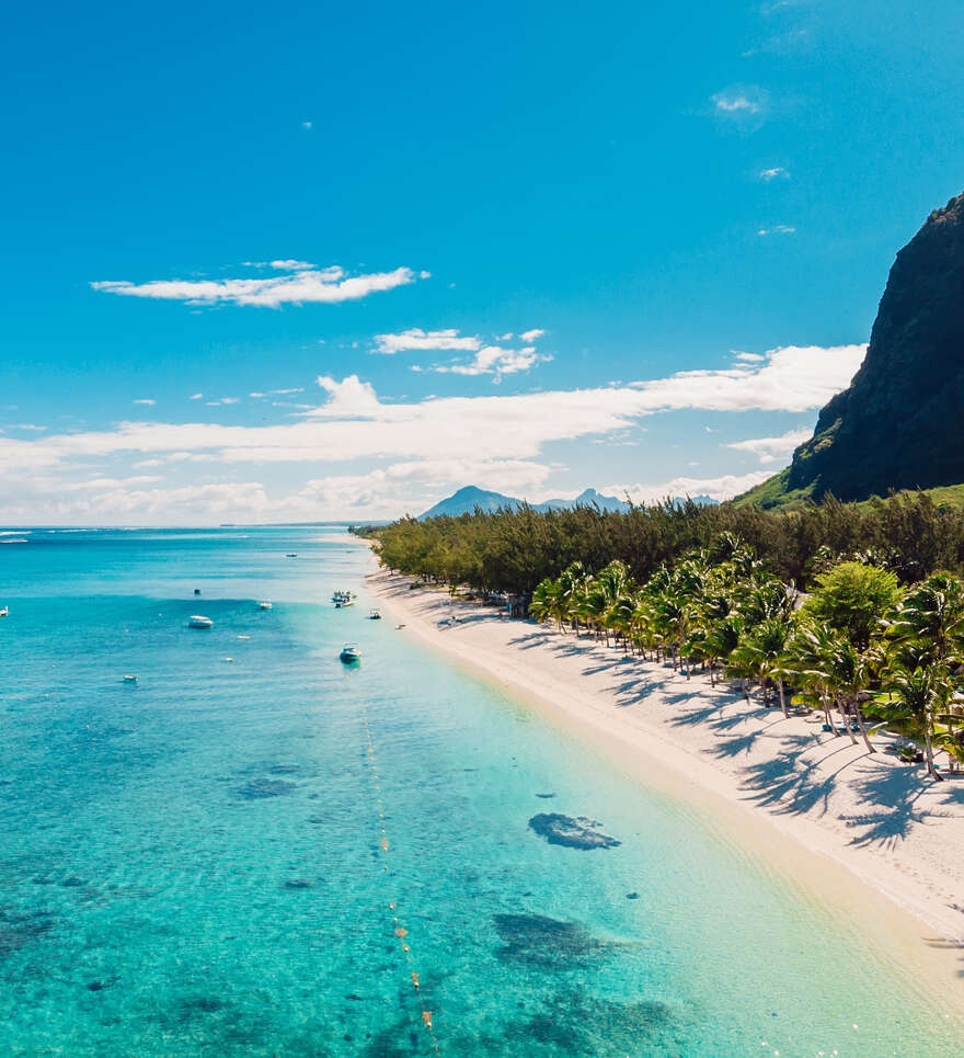 Vol vers l'Île Maurice et détente près du lagon