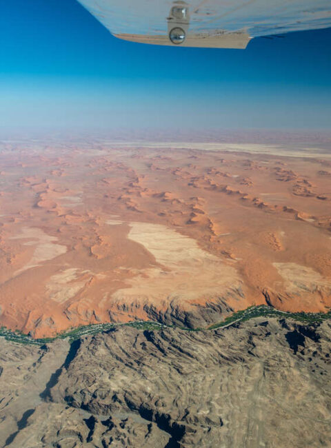 Voyage d'exception : la Namibie en avions-taxis