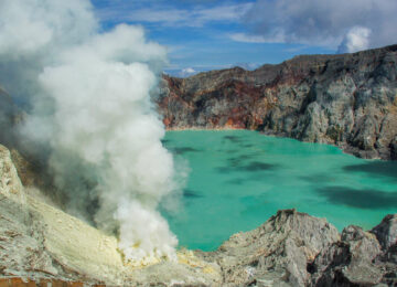 Des montagnes de Bali au volcan Kawah Ijen (Java)