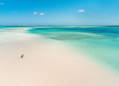 Romance sur les plus belles plages des Bahamas