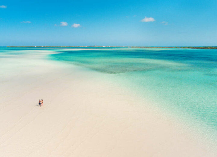 Romance sur les plus belles plages des Bahamas