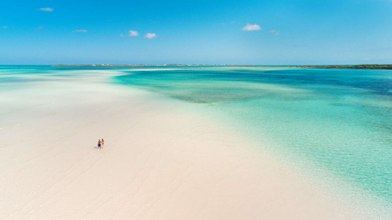 Romance sur les plus belles plages des Bahamas	