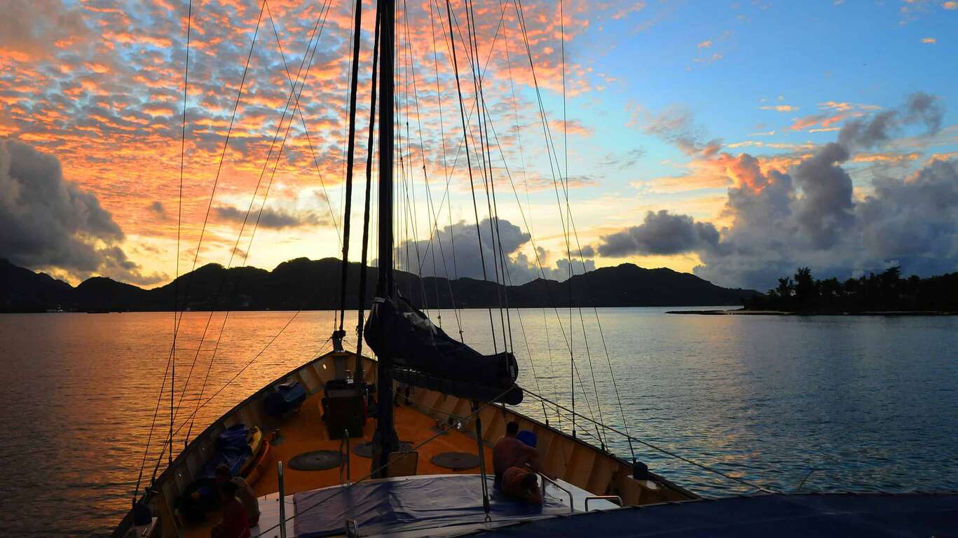 Les îles intérieures des Seychelles en catamaran