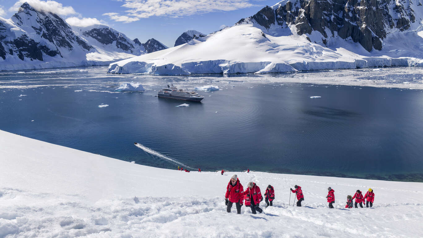 Fjords et glaciers du Spitzberg avec Ponant