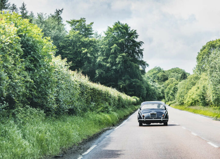 Road trip en voiture de collection