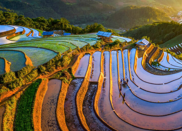 Splendeurs du Vietnam : De la Montagne Sacrée à la Baie d’Ha Long