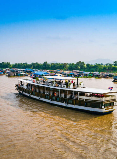 Sur les Flots du Mékong et Magie d'Angkor