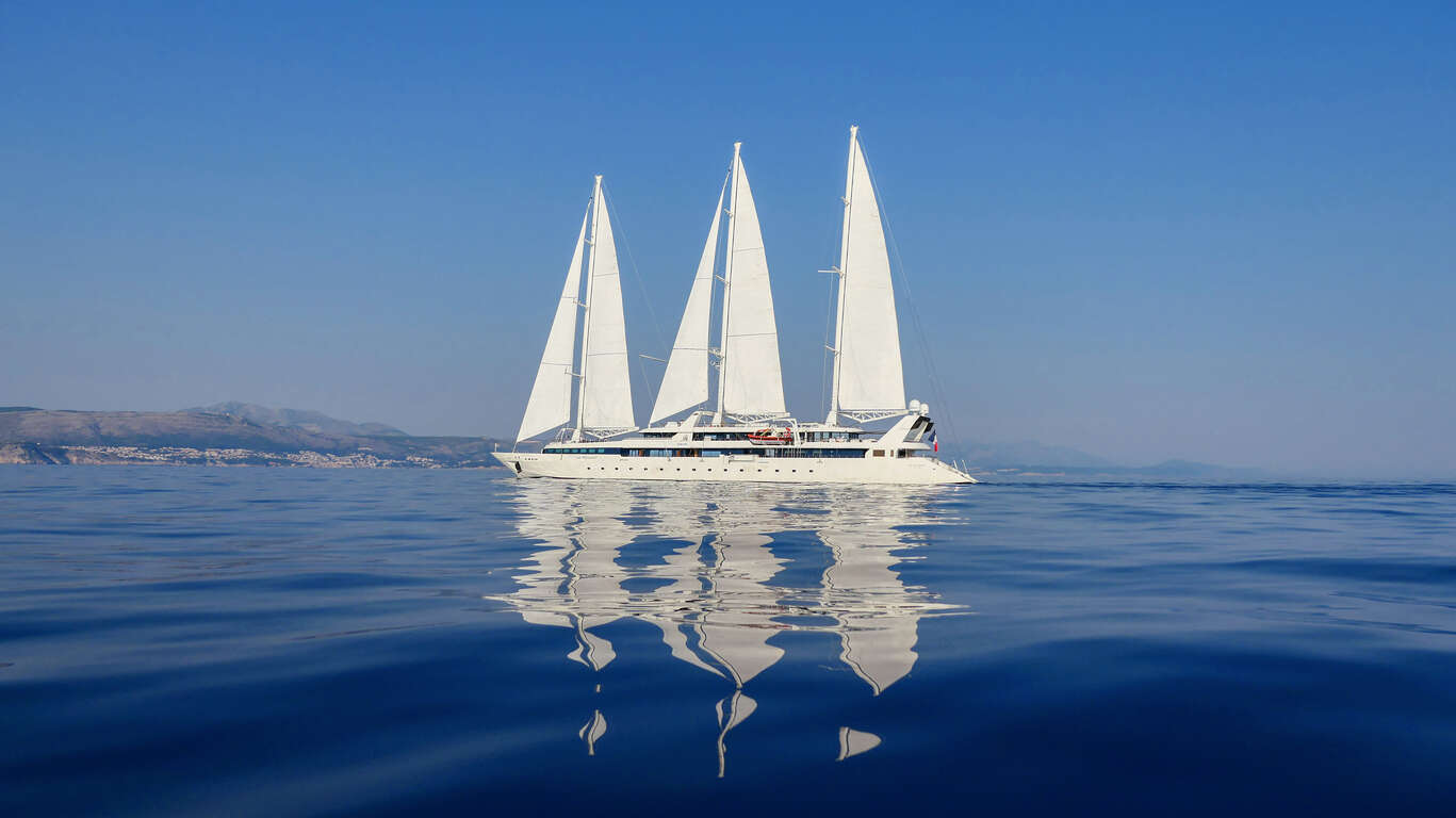 La Corse sous les voiles du Ponant