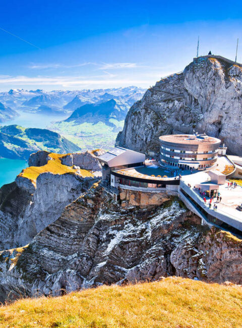 Autotour au sommet des Alpes suisses