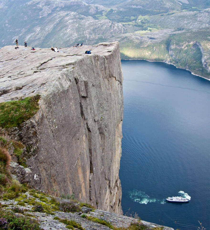 Expériences uniques à vivre en Scandinavie sur la route