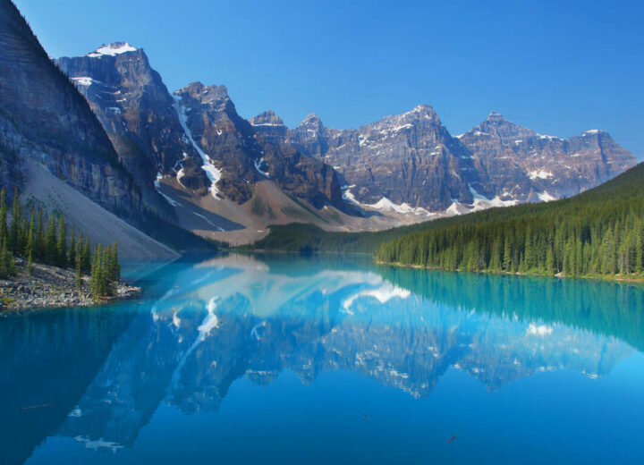 Montagnes, lacs et hôtels de luxe dans l’Ouest canadien