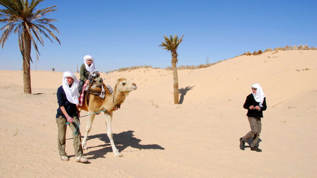 Circuit d’une semaine tout compris en famille avec chauffeur et guide privés en Tunisie : nuits sous tente, aventures et ateliers artisanaux