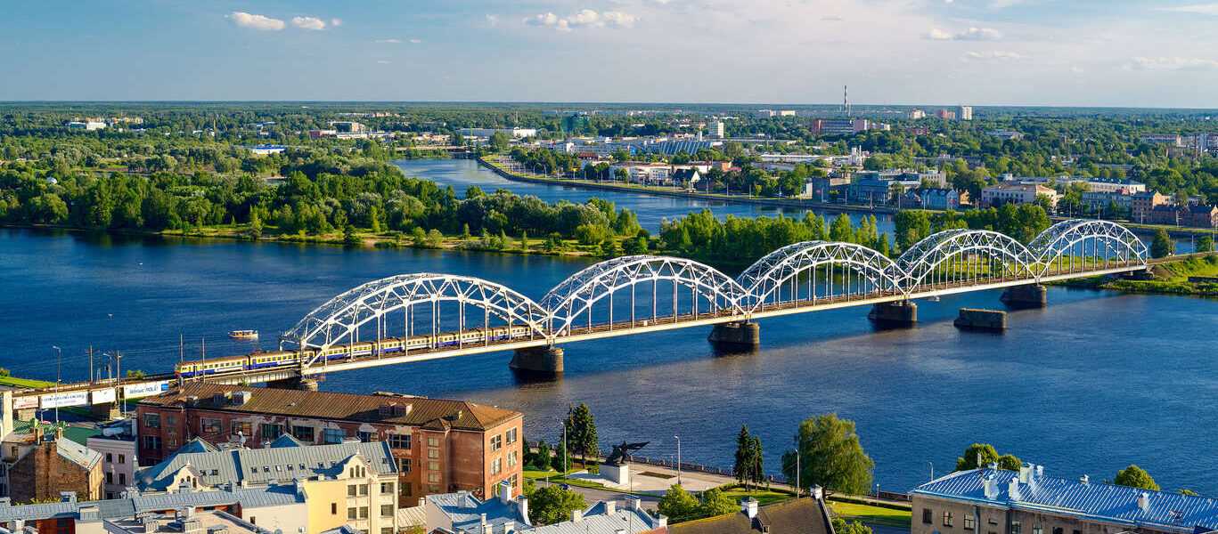 Voyage responsable en train dans les Pays Baltes