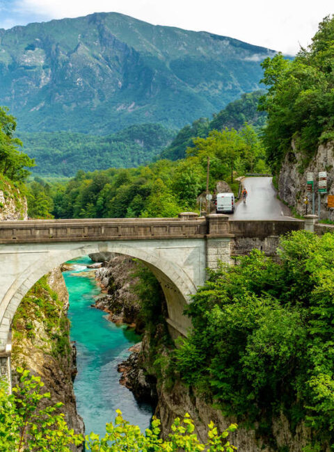 Grand tour de la "Petite Suisse des Balkans" : culturelle et naturelle