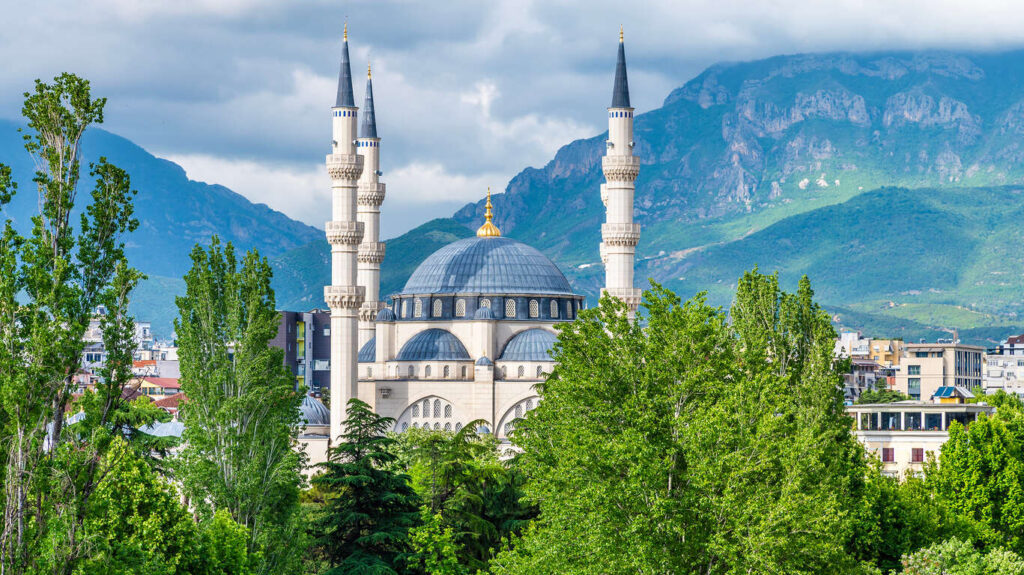 Autotour de 2 semaines en Albanie : Tirana, Berat, Nivica, Gjirokastra, Ksamil et la Riviera albanaise