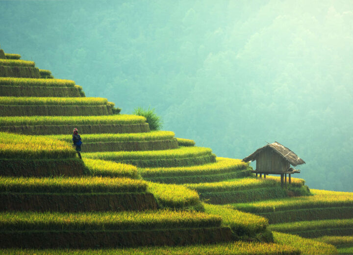 Voyager en décalé : l’art d’explorer le monde autrement, loin des foules