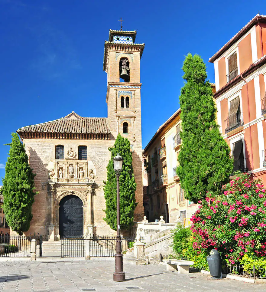Pourquoi voyager avec Cercle des Voyages à Grenade ? 
