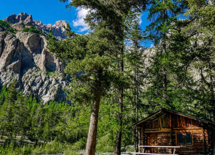 Déconnexion familiale dans les Hautes-Alpes