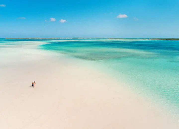 Romance sur les plus belles plages des Bahamas