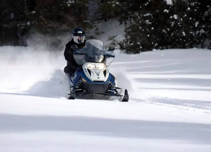 Raid motoneige débutant au pays des Caribous