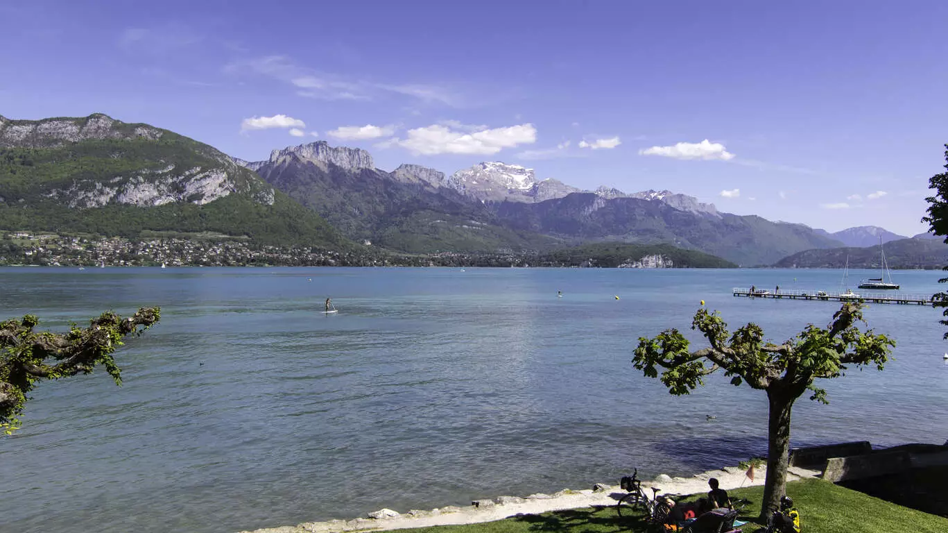 Des lacs de Savoie Mont Blanc, entre nature et découvertes