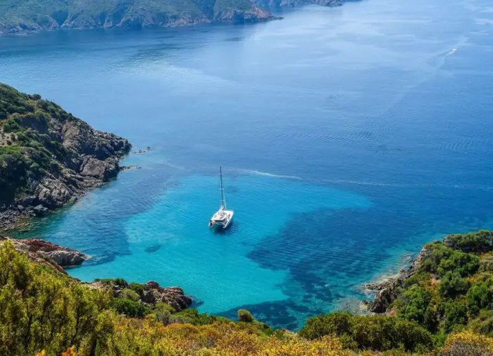 Le Golfe de Porto et Calvi en catamaran
