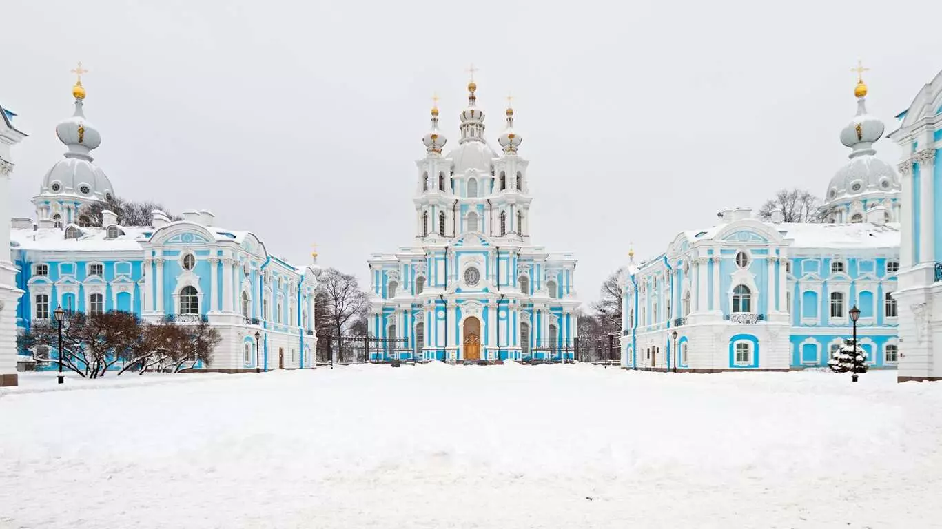 Le charme de l'hiver russe à Saint-Pétersbourg