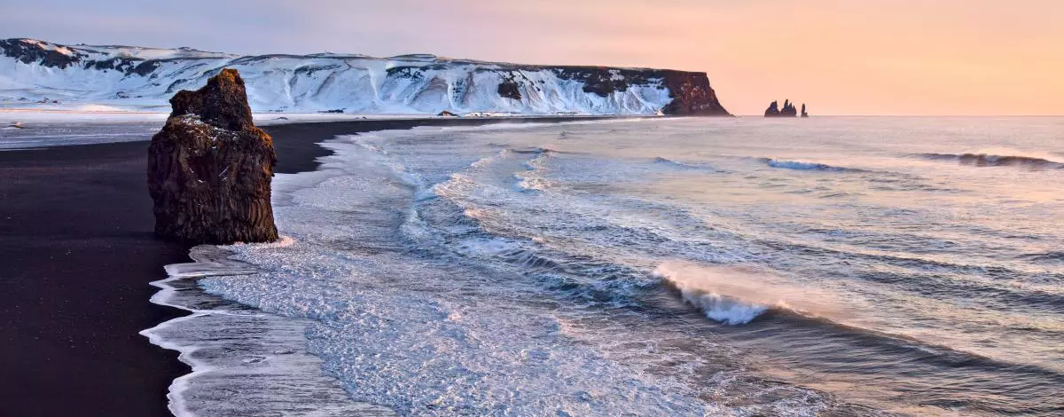 Magie de la nature islandaise en hiver